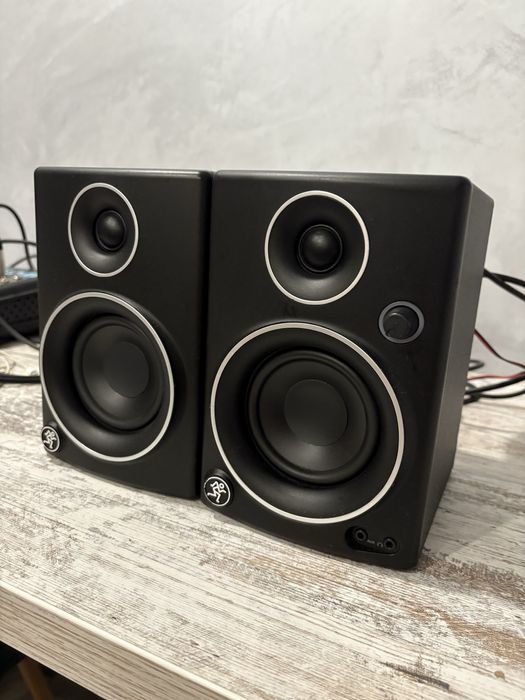 Студийные мониторы Mackie CR3