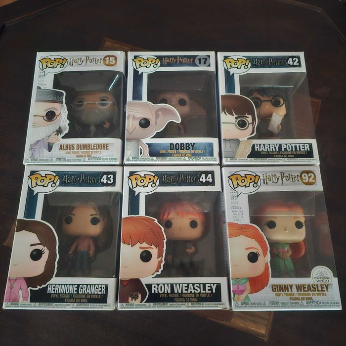 Kpop, popmart and FRIENDS merch