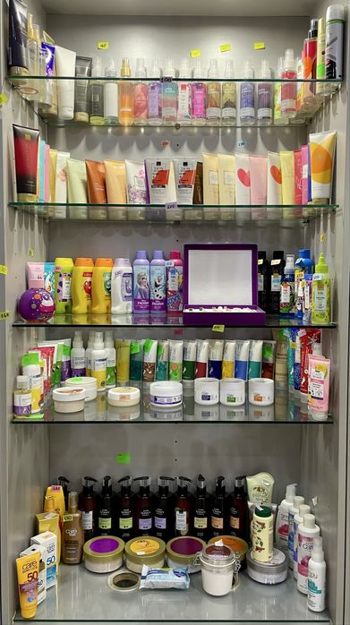 Продукція та косметика Avon