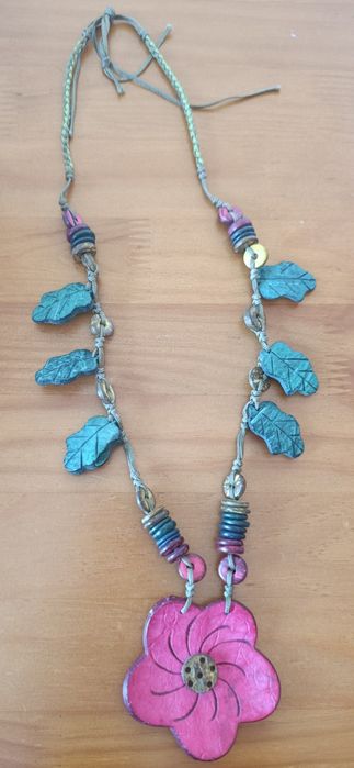 Colar Comprido com flor