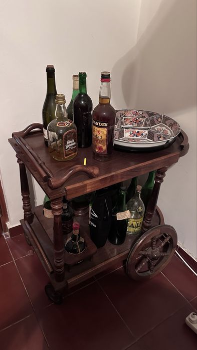 Bar de sala em madeira!