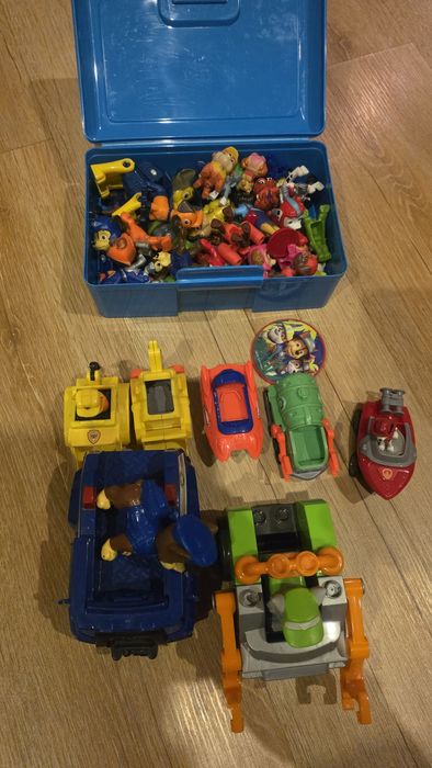 Zabawki Psi Patrol i gra Dobble