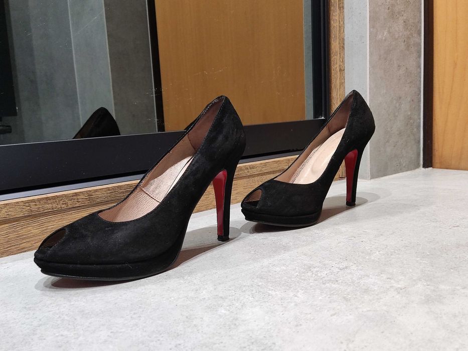 Czarne szpilki z czerwoną podeszwą Milano, rozmiar 38, stan idealny