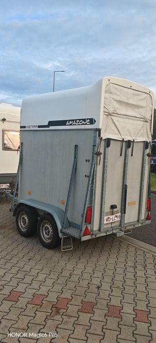 Przyczepa do przewozu koni 1350 dmc 2004r sprawna bucmanka