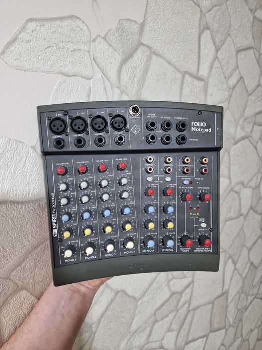 Микшерный пульт Spirit by Soundcraft без кабеля питания
