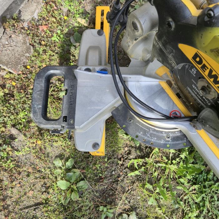 Ukosńica dewalt DWS773