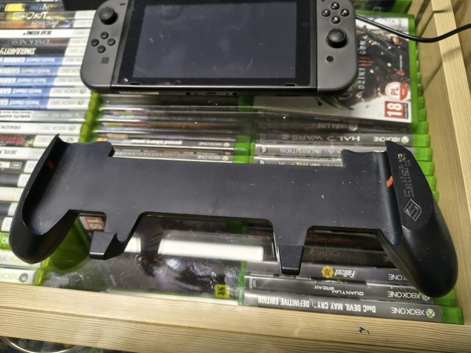 Konsola switch V2 z bazą i inne (27)