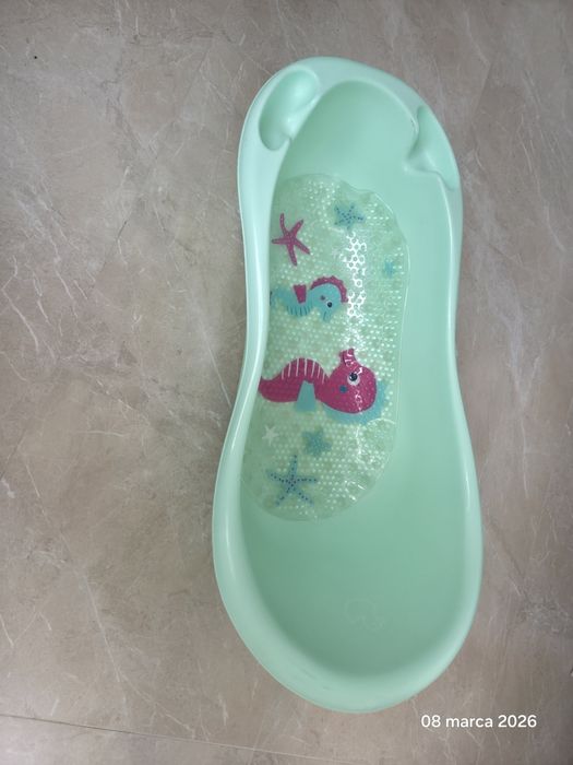 Wanienka niemowlęca z mata antypoślizgowa