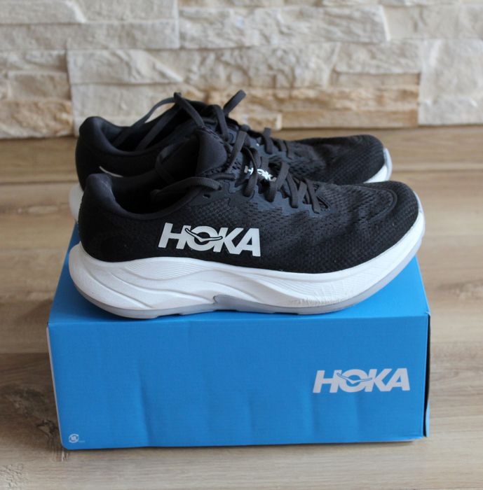 Buty do biegania Hoka Rincon 4 Wide czarne – prawie nowe
B