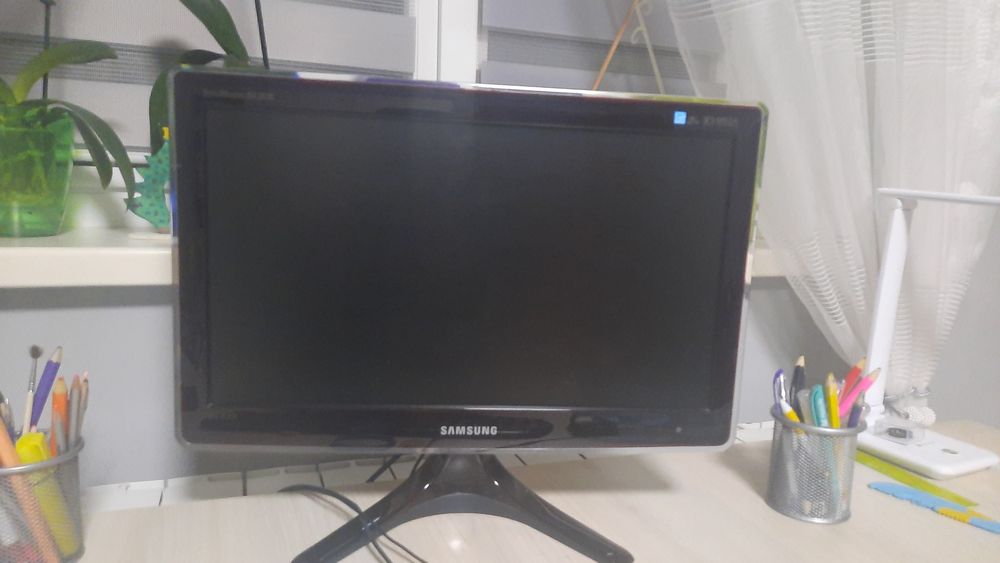 Бюджетний комп'ютер в повній комплектації