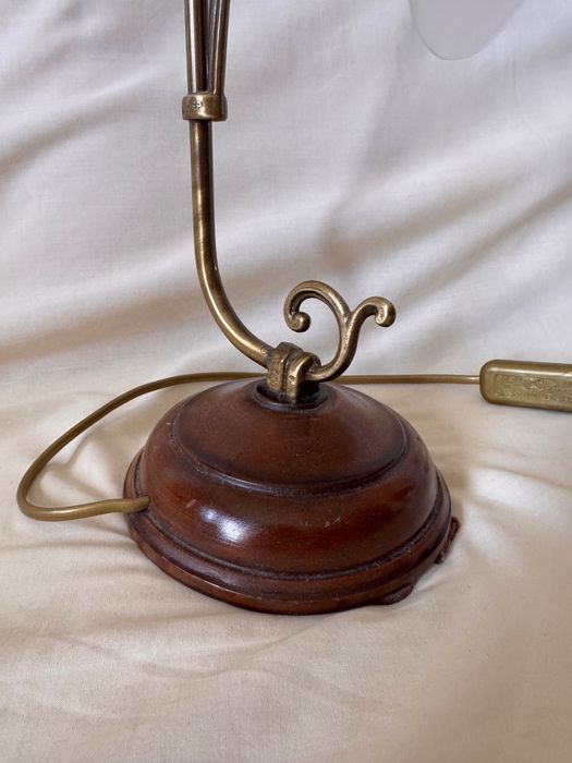 Candeeiros de Mesa Vintage (Par) – Estilo Romântico, Madeira e Vidro Fosco