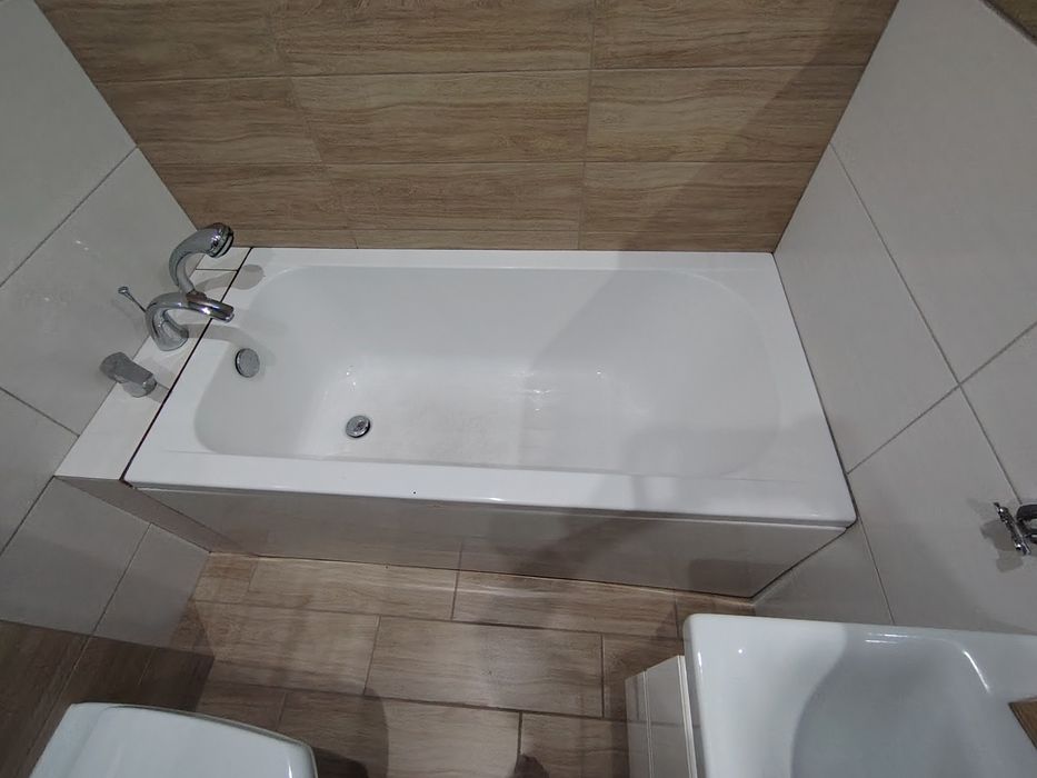 Wanna akryl 140x70 plus obudowa
