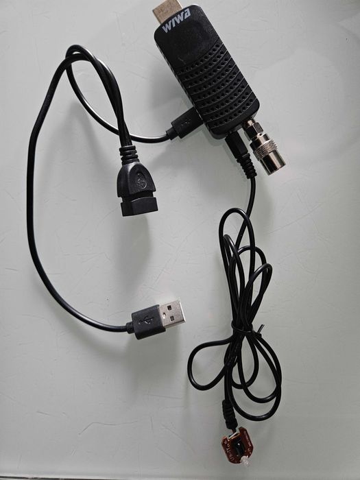 Sprzedam DEKODER Tuner TV DVB-T/T2 Wiwa H.265 mini