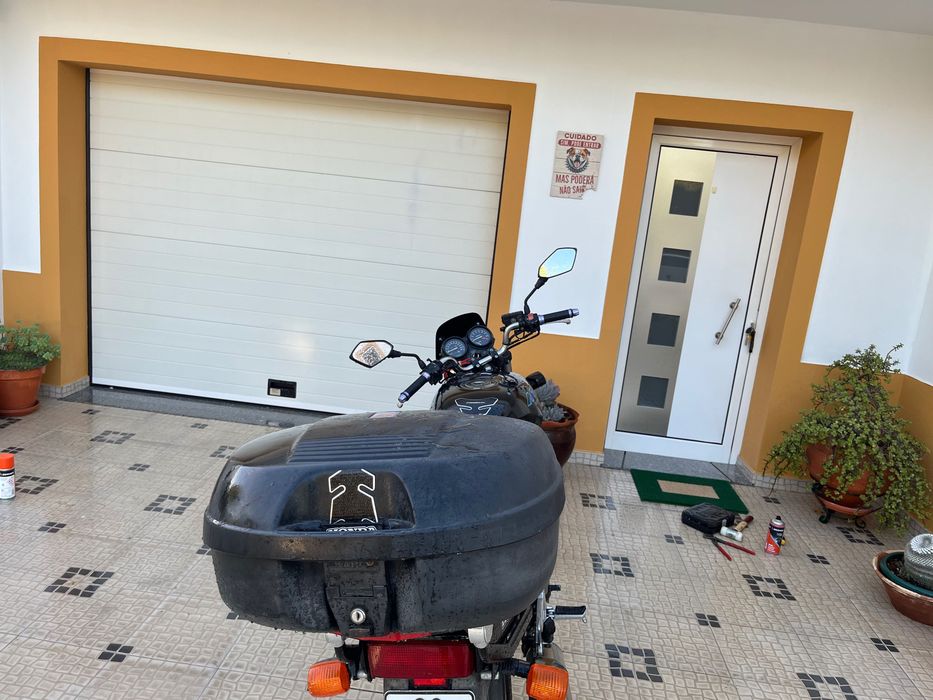 Honda ntv 650  toda de origem