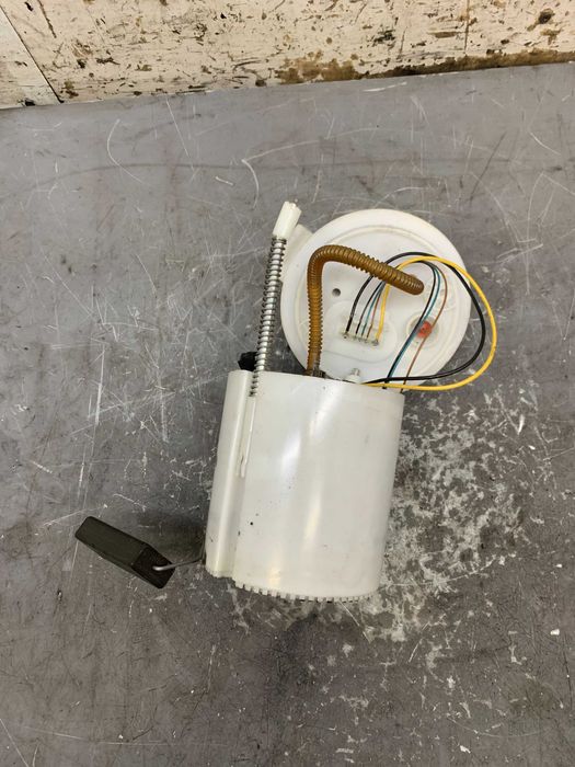 VW Volkswagen Golf V Plus Audi A4 A3 Pompa Paliwa