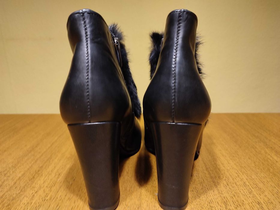 Stylowe botki KARINO  jesień-zima damskie rozm. 39 - Nowe