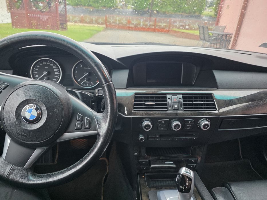Samochód BMW 520D