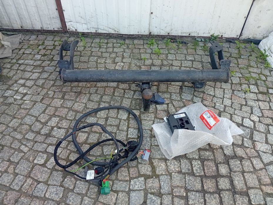 Hak holowniczy peugot 3008