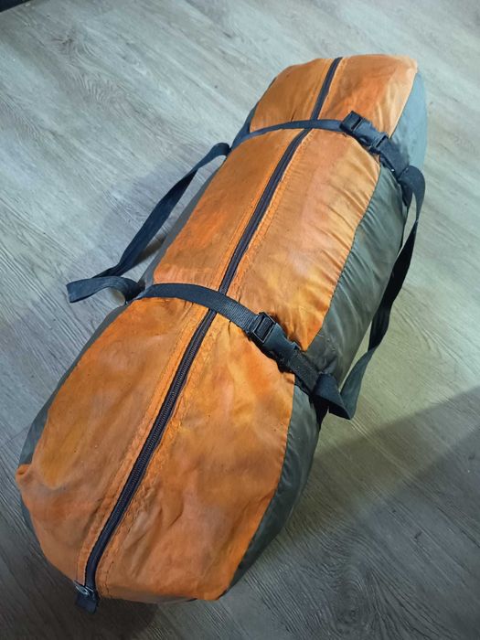 Tenda Familiar Quechua – 2 Quartos + Sala – Pouco Uso