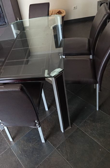 Mesa vidro com 6 cadeiras