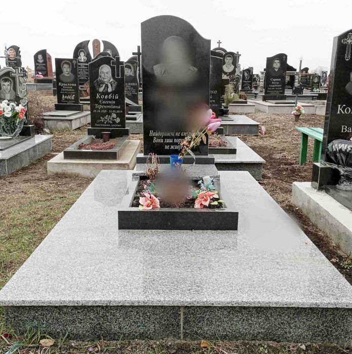 Надгробні пам’ятники від виробника