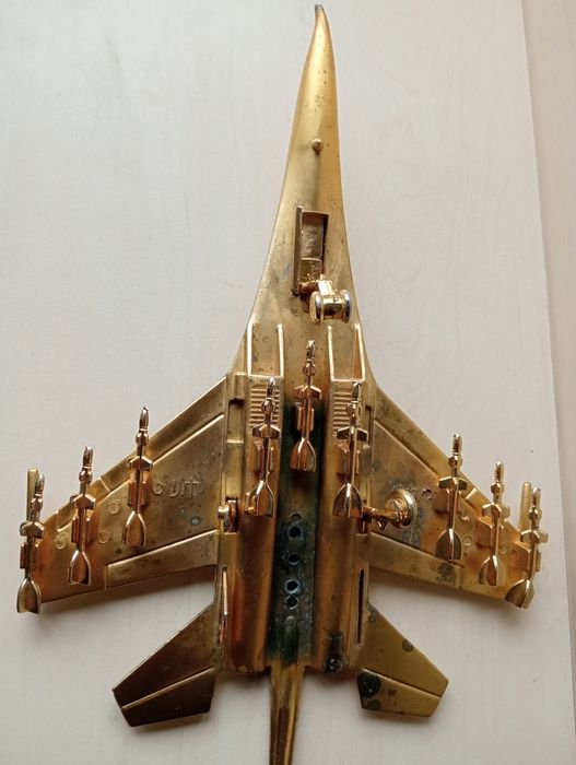 Металлическая модель самолёта