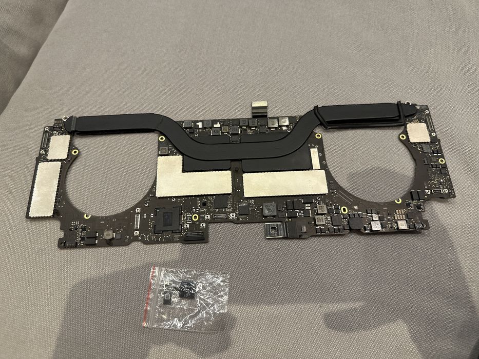 Apple a1707 pro 15.4 2017 macbook плата неробоча