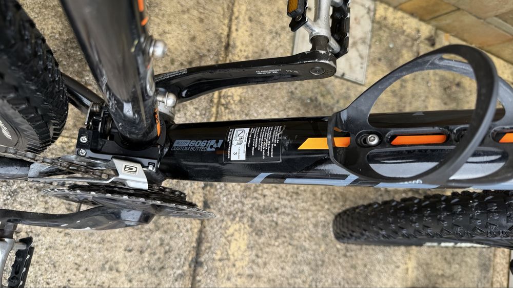 Scott Aspect Preta e laranja