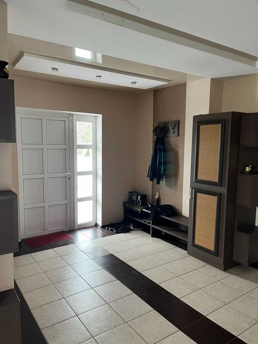 Продаж гарного будинку-готелю с. Кедина гора