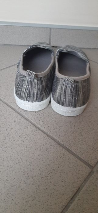 Nowe buty wsuwane rozm 38