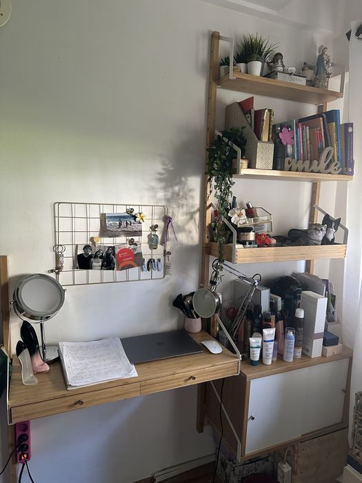 Estante modular com secretária IKEA