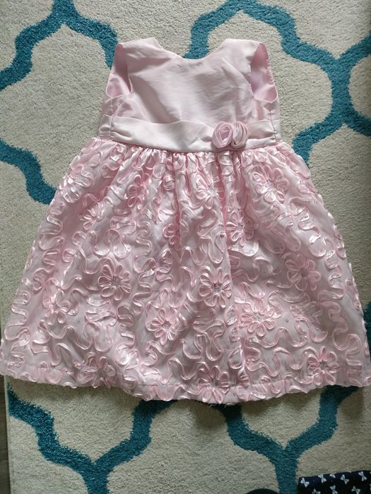 Śliczna elegancka sukienka różowa 110