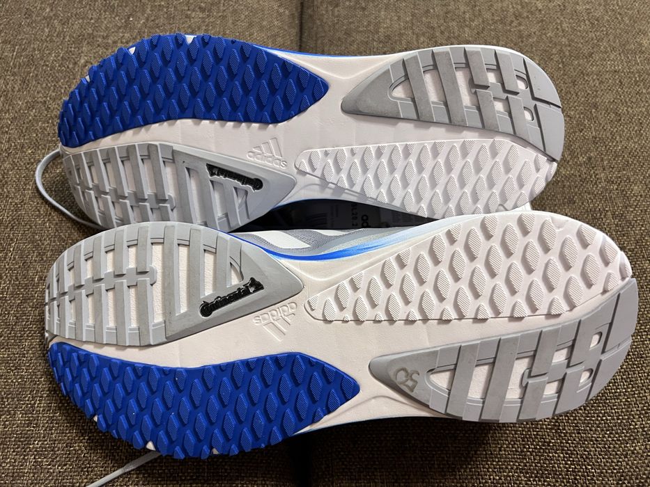 Продам кроссовки адидас новые