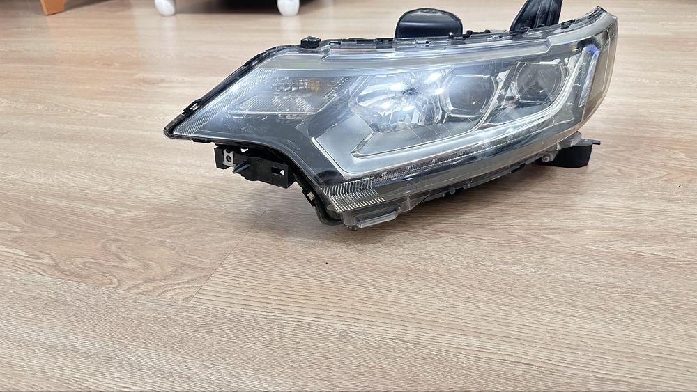 Ліва фара LED Mitsubishi Outlender 3