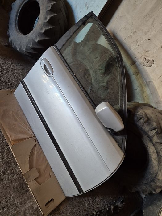 Drzwi prawe przód bmw e39  drzwi