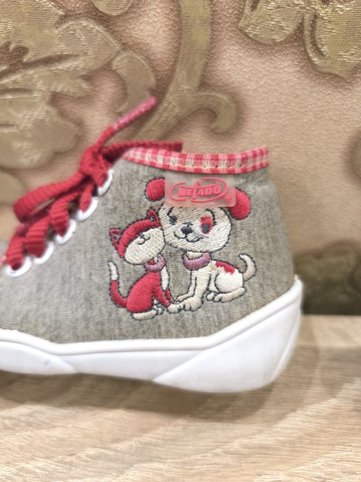 Продам дитячі трикотажні кеди для дівчинки