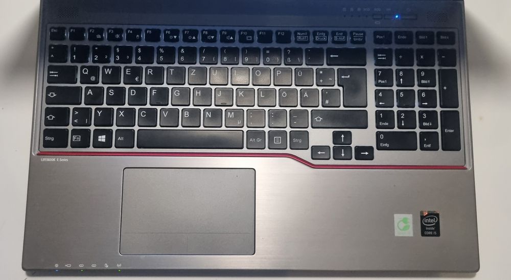 Fujitsu lifebook e754 i5 ssd