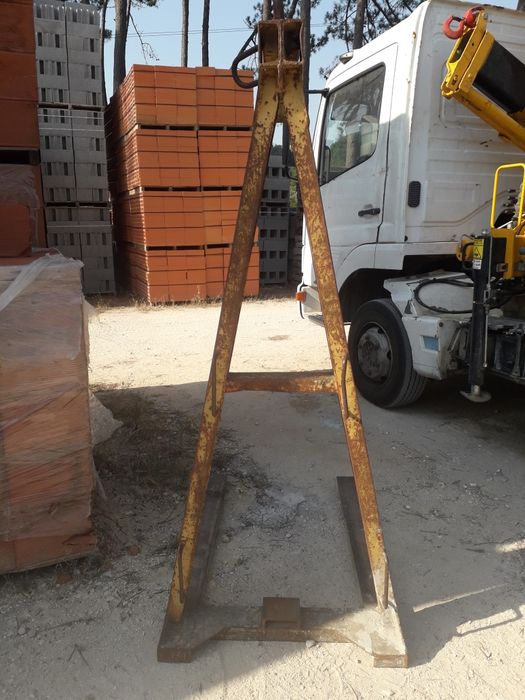 Porta paletes para grua