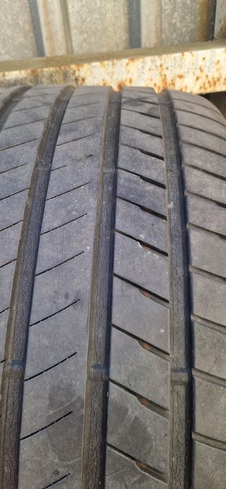 Opony 2szt. brydgestone 305/40/20