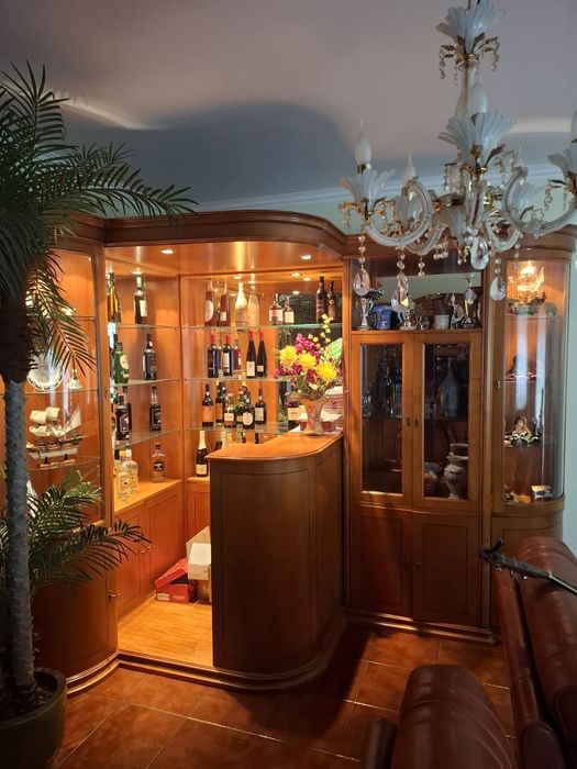 Bar de  Cerejeira Polida