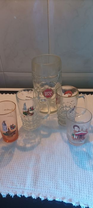 Vendo vários modelos de copos antigas vintage