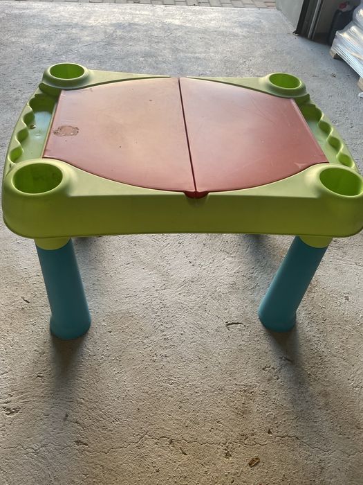 Stolik wodny dla dzieci do ogrodu