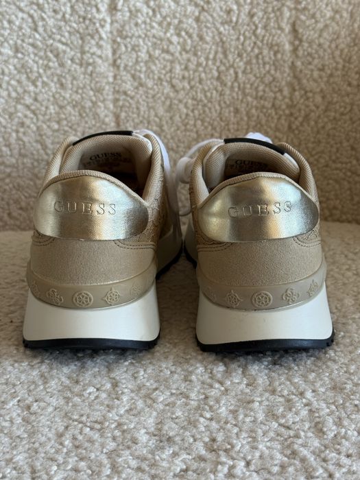 Кросівки жіночі Guess 37 - 23,5p