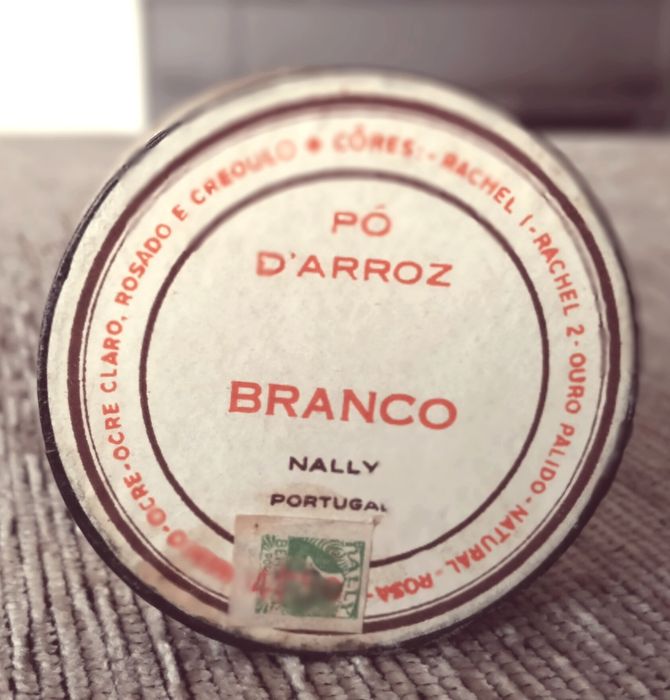 Caixa de Pó de Arroz Nally Benamor
