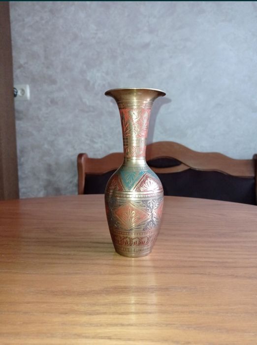 Ваза, латунь, Індія.