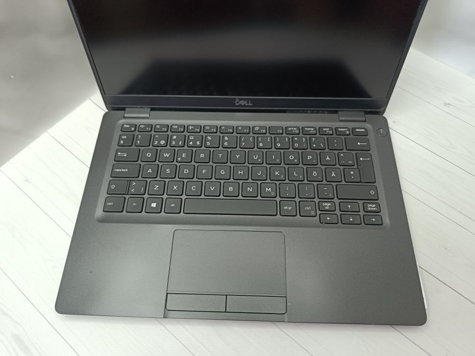 Ноутбук Dell Latitude 5300 i5-8265U/8GB/256 GB/13.3 " Full HD IPS