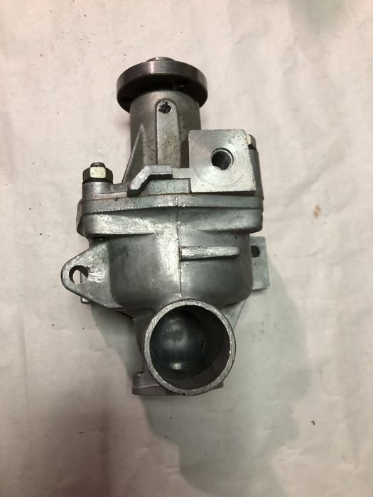 Насос водяний помпа в корпусі в сборі ваз 2101-2107 оригінал срср