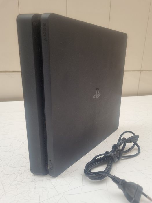 Ps4 slim  - para peças - Ler anúncio