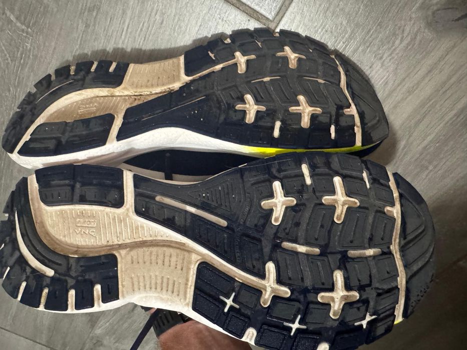Buty 44 brooks męskie