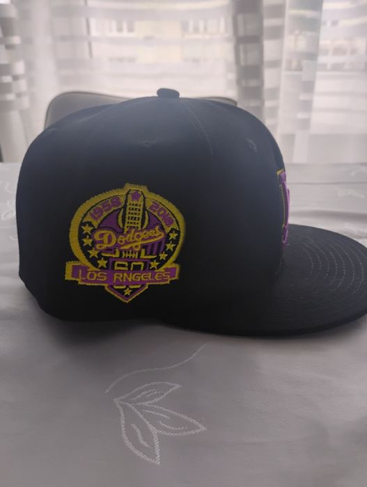 Mam na sprzedaż kolekcję czapek New era
